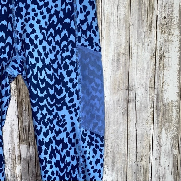 Fabletics Marina Sahara Blue Cheetah On The Go Powerhold Leggings - Picture 3 of 6